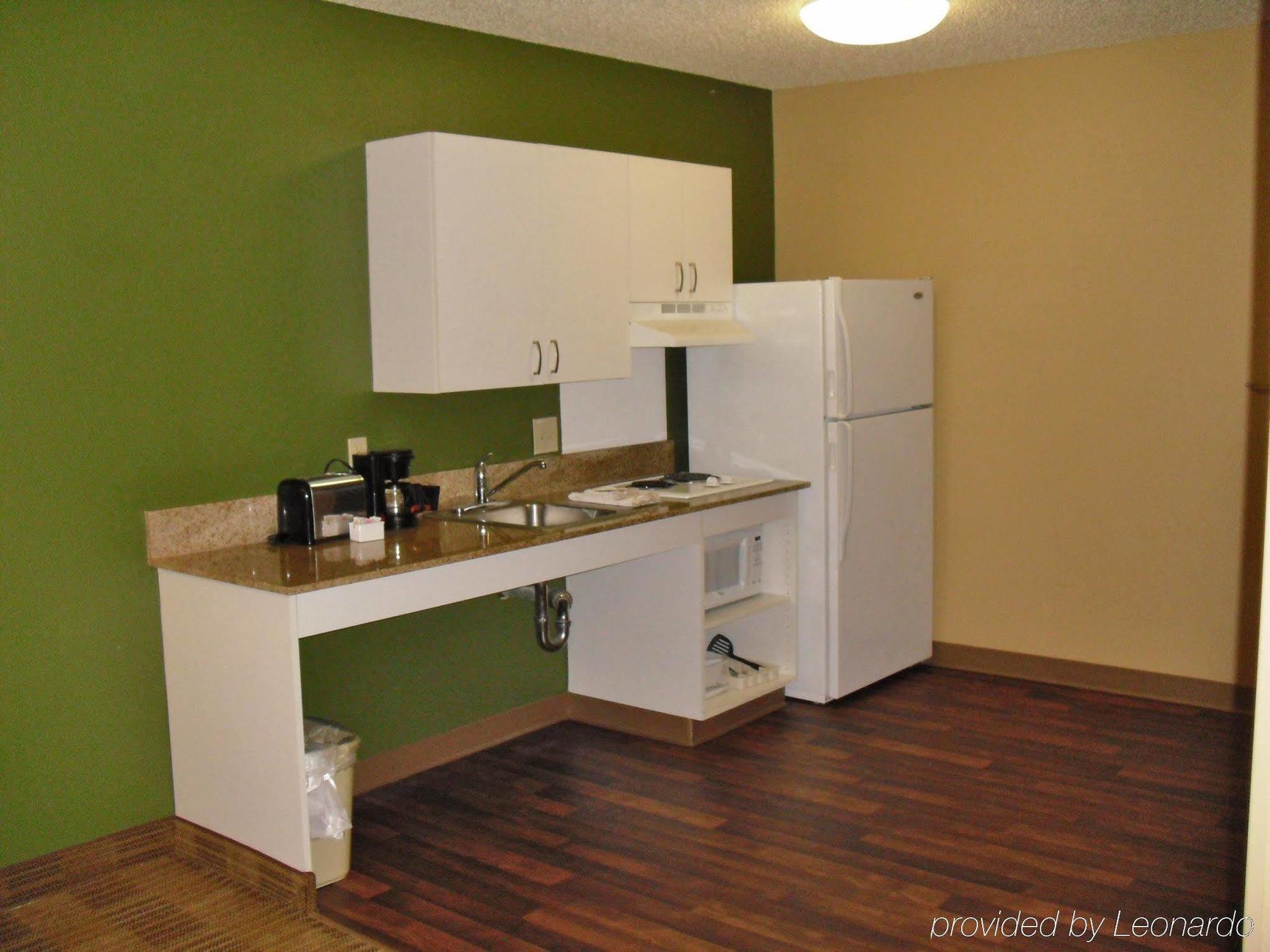 Extended America - Angeles - Northridge Hotel 2*